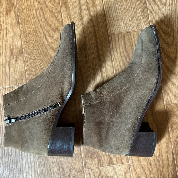 Bruno Magli Suede Booties size 10 - Picture 7 of 8